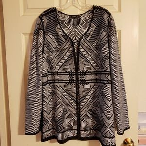 NWOT Black/White geometric print tunic size XL